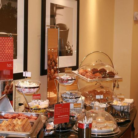Hampton By Hilton Hotel Brentwood Bagian luar foto