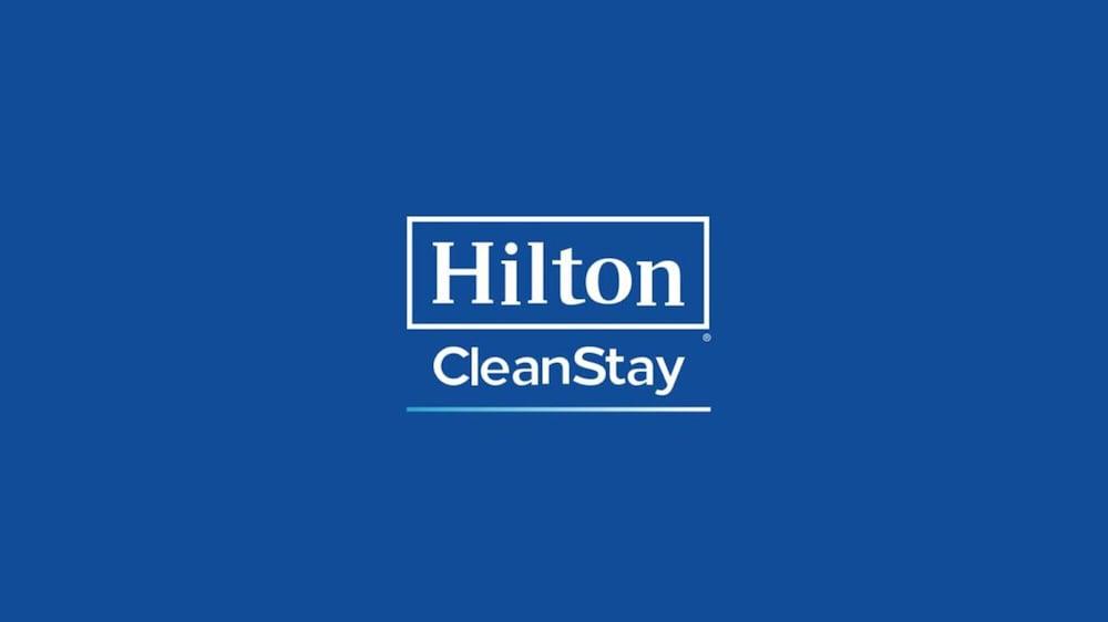 Hampton By Hilton Hotel Brentwood Bagian luar foto