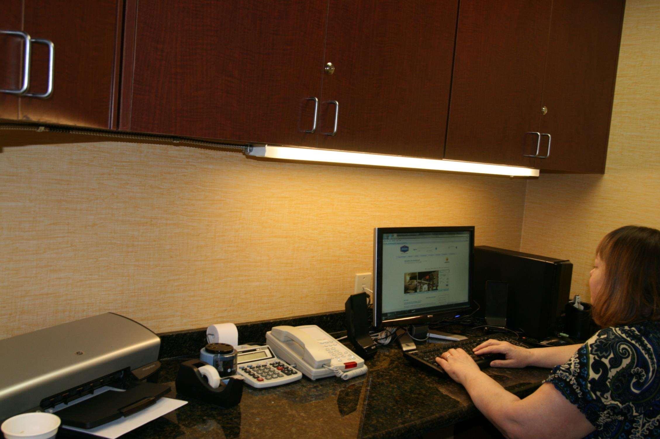 Hampton By Hilton Hotel Brentwood Bagian luar foto
