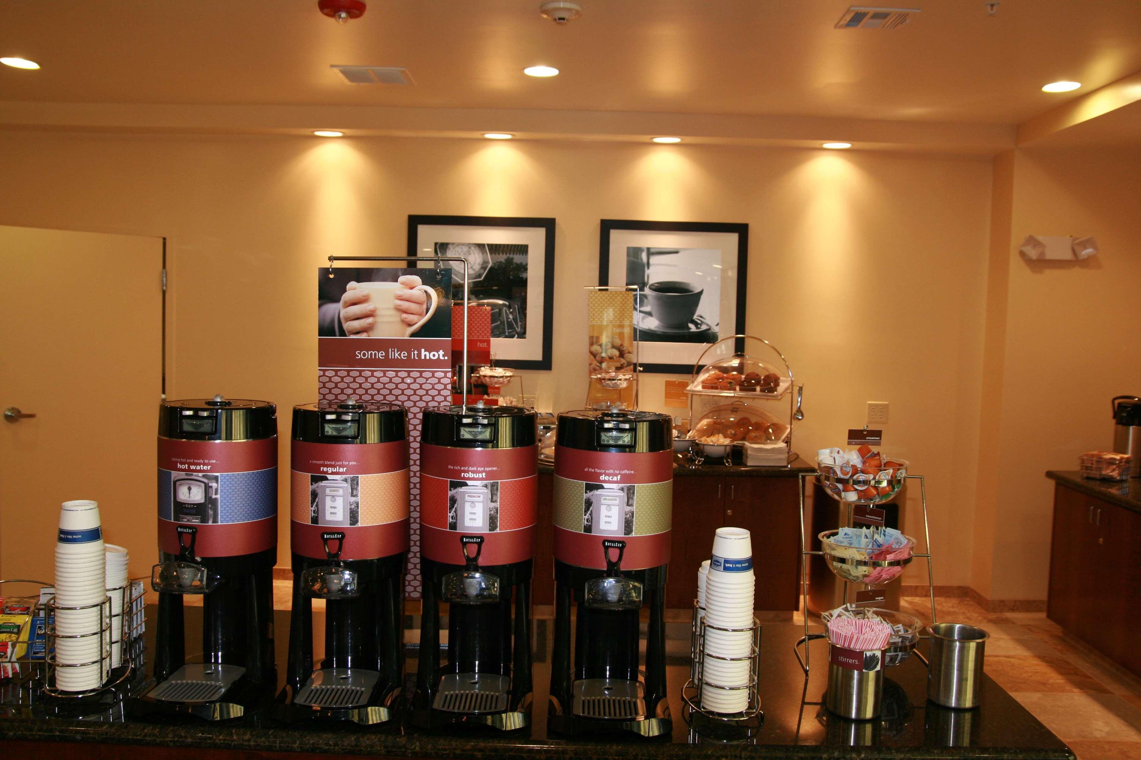 Hampton By Hilton Hotel Brentwood Restoran foto