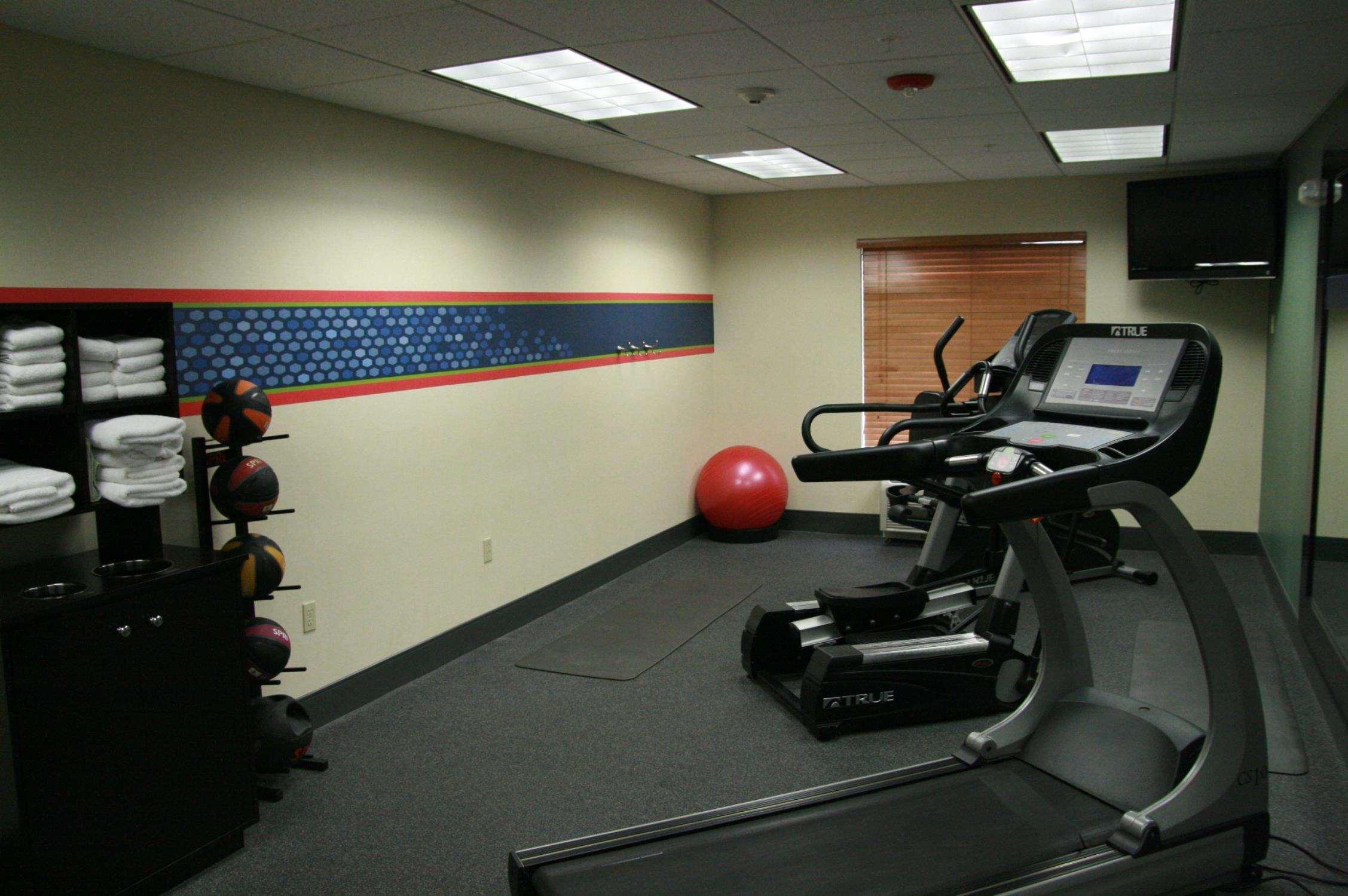 Hampton By Hilton Hotel Brentwood Bagian luar foto
