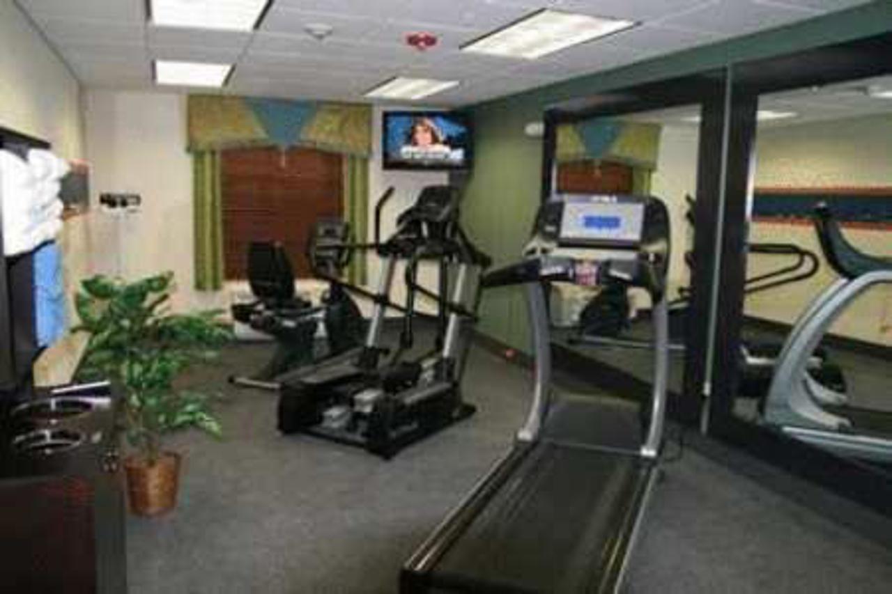 Hampton By Hilton Hotel Brentwood Bagian luar foto