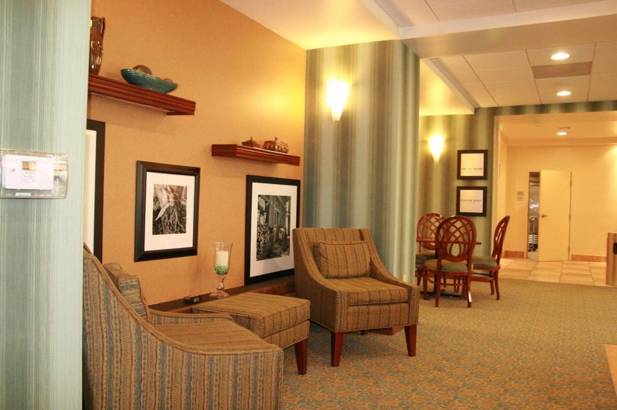 Hampton By Hilton Hotel Brentwood Bagian luar foto