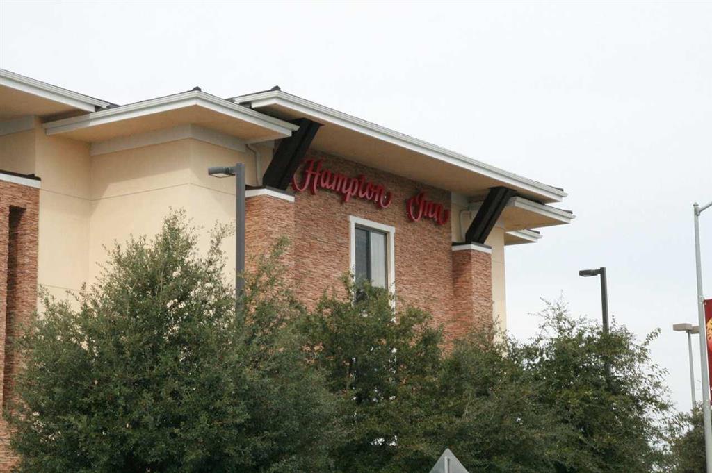 Hampton By Hilton Hotel Brentwood Bagian luar foto